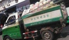 武汉环卫车爆料视频,街头惊人一幕引发热议