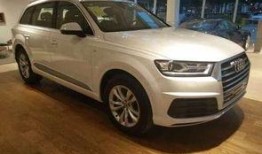 奥迪新闻爆料,神秘新车型即将亮相，性能与科技双升级